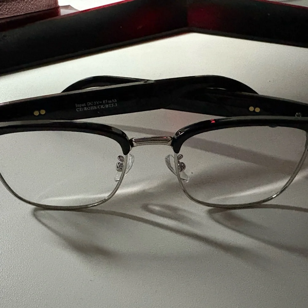 senbono UNISEX bluetooth smartglasses: transparent lenses. NON RXABLE!